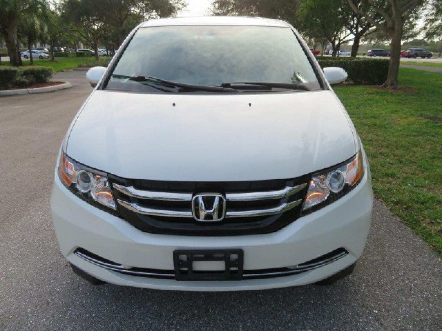 2016 White /Truffle Honda Odyssey (5FNRL5H63GB) , Automatic transmission, located at 4301 Oak Circle #19, Boca Raton, FL, 33431, (954) 561-2499, 26.388861, -80.084038 - You are looking at Gorgeous Pearl White Diamond 2016 Honda Odyssey EX-L VMI Northstar Handicap Wheelchair Conversion Van with 79K Original Miles, In-Floor Power Side Entry Ramp with Kneeling Van Function, Passenger Side 6 Way Transfer Seat, Quick Release Driver's Seat, Hand Controls, Tie Down System - Photo#21